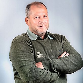 Jaco Snyman, Business Manager of Pioneer Seed South Africa leading the Team delivering Excellence in Agriculture